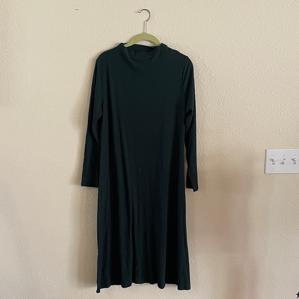 Green Long Sleeve Midi Sweater Dress